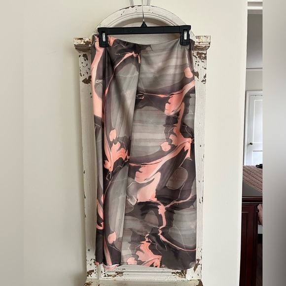 NWOT Banana Republic MIDI Satun Print Skirt Size Small - Picture 1 of 3